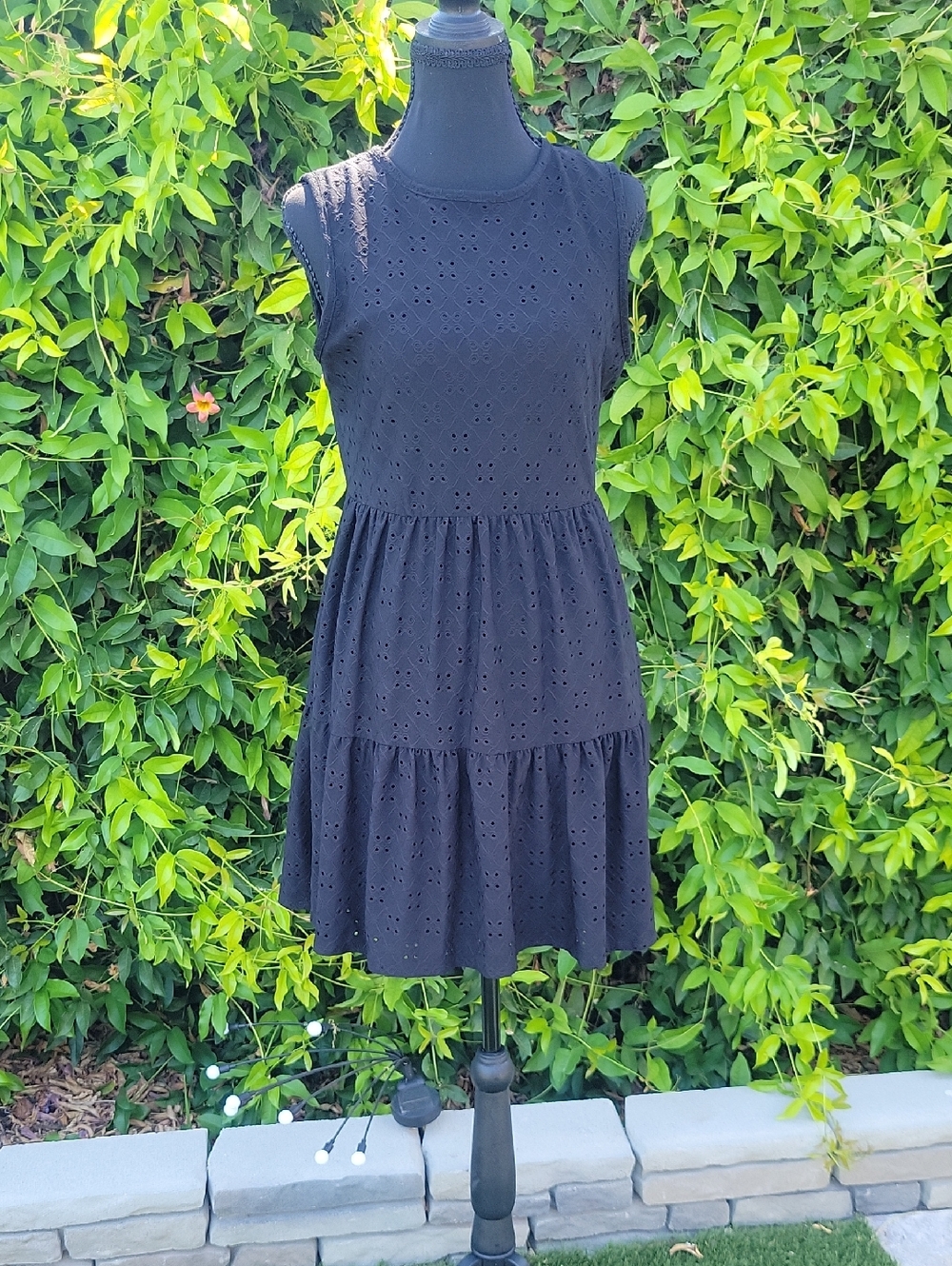 Black Eyelet Sleeveless Tiered Dress - Classic Womens Summer Dress L